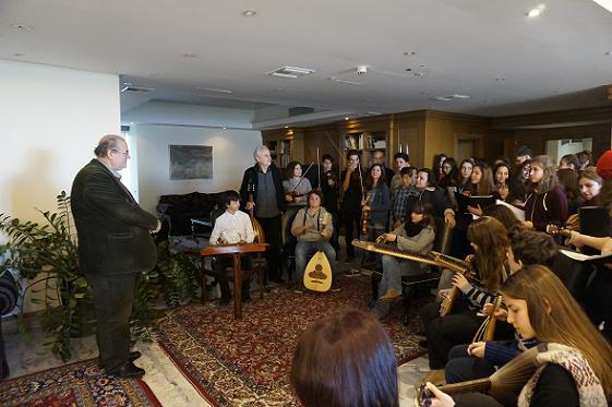 22 12 15 Kalanta mousiko 01