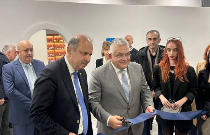 03-12-2025 Τη νέα βιβλιοθήκη της Σχολής Θετικών Επιστημών του ΑΠΘ εγκαινίασε ο Νίκος Παπαϊωάννου