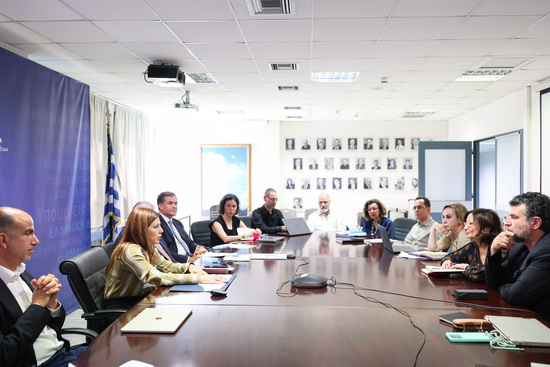 03-06-26 Πρώτη συνάντηση εργασίας στο ΥΠΑΙΘΑ με τη Διοικούσα Επιτροπή της Ανώτατης Σχολής Παραστατικών Τεχνών 