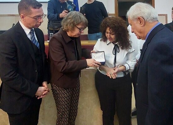 05-02-26 Διεθνής εκστρατεία #StolenMemory των Αρχείων Arolsen: απόδοση προσωπικών αντικειμένων Έλληνα κρατουμένου ναζιστικού στρατοπέδου συγκέντρωσης