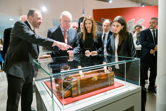 ΜΕΣΟΛΟΓΓΙ 4